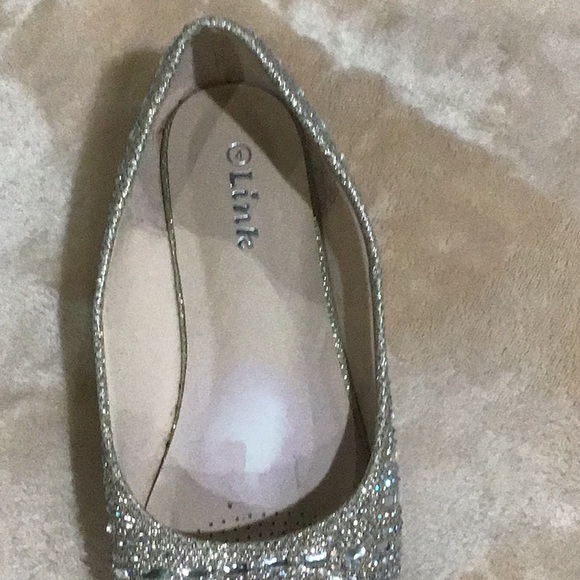 Shoes - Picture 2 of 4